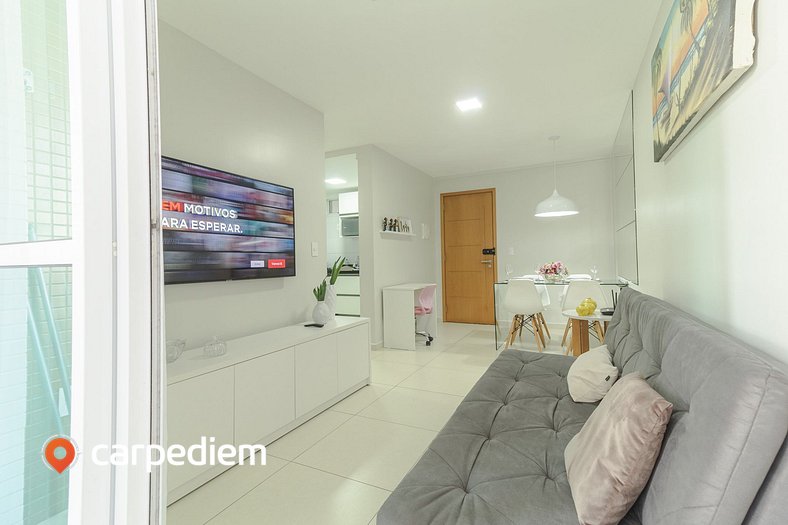 Apartamento prático com ótima localização em Tambaú