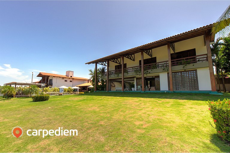Casa próximo a praia e no centro de Cumbuco com piscina