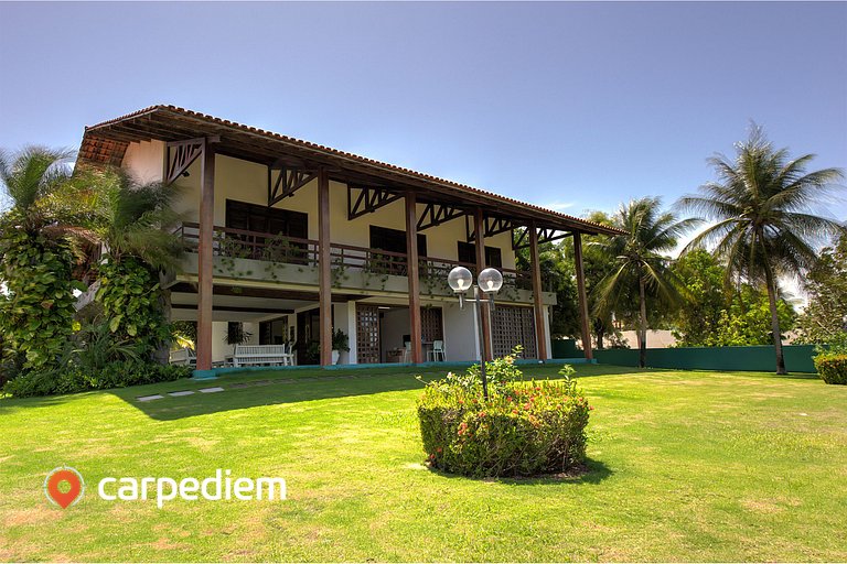 Casa próximo a praia e no centro de Cumbuco com piscina
