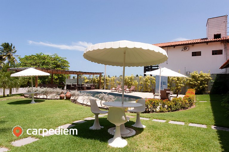 Casa próximo a praia e no centro de Cumbuco com piscina