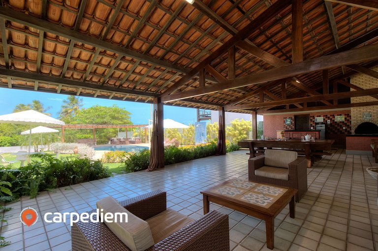 Casa próximo a praia e no centro de Cumbuco com piscina