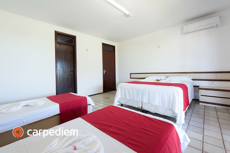 Casa próximo a praia e no centro de Cumbuco com piscina
