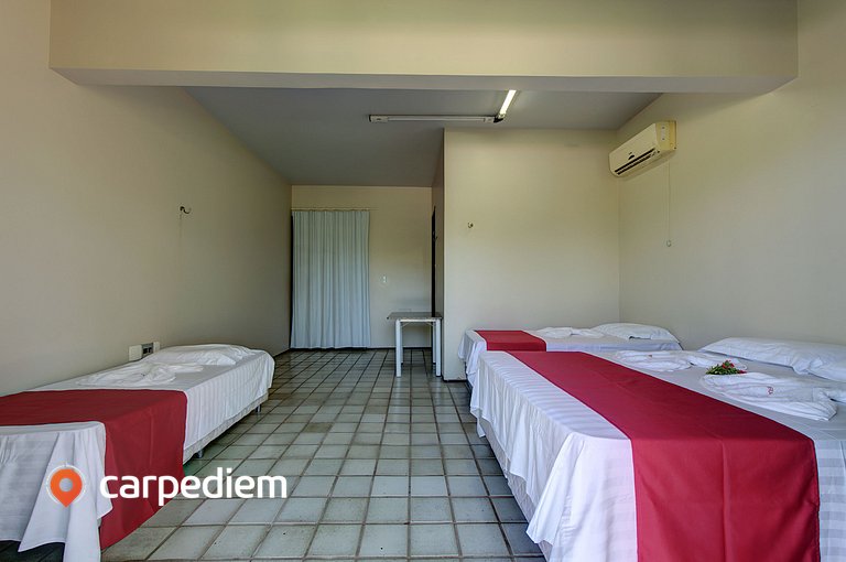 Casa próximo a praia e no centro de Cumbuco com piscina