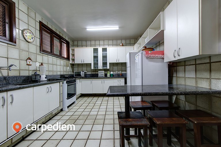 Casa próximo a praia e no centro de Cumbuco com piscina