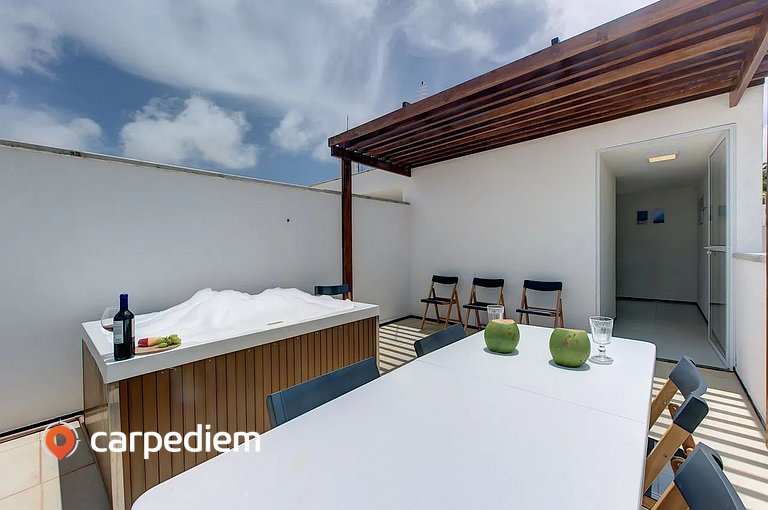 Casa tríplex com Jacuzzi em Porto das Dunas por Carpediem