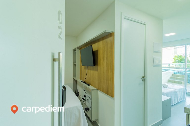 Ocean Blue #02 - Studio com piscina por Carpediem