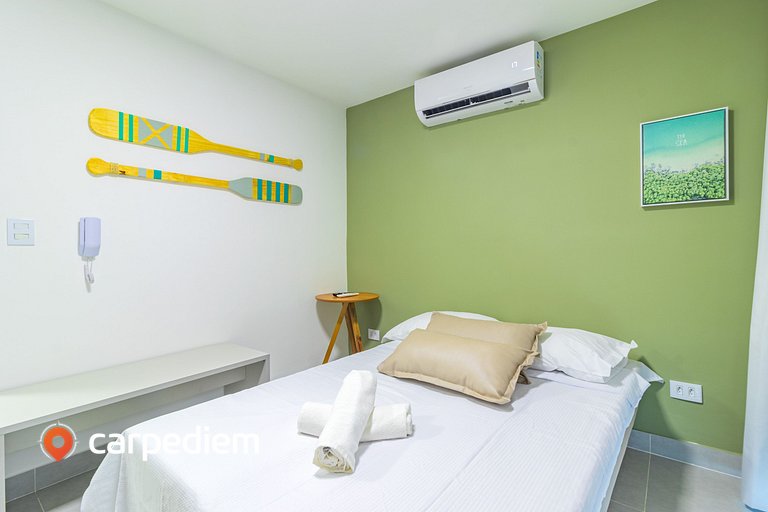 Ocean Blue #02 - Studio com piscina por Carpediem