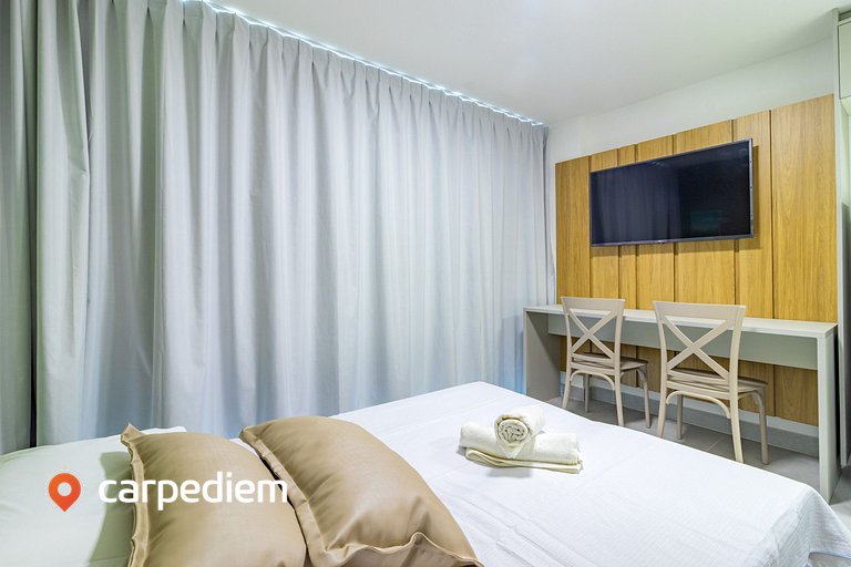 Ocean Blue #02 - Studio com piscina por Carpediem