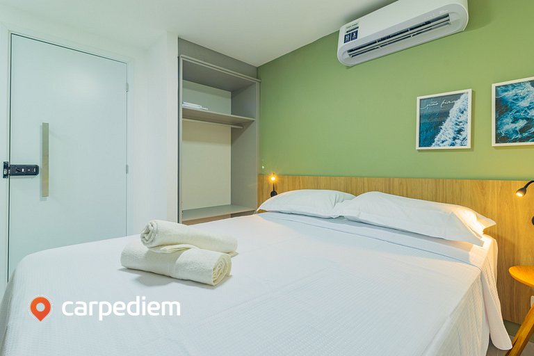 Ocean Blue #02 - Studio com piscina por Carpediem