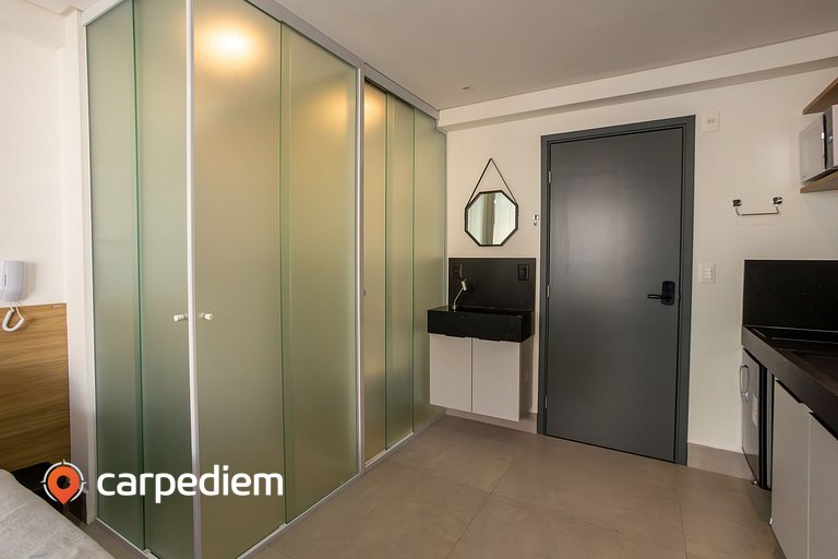 Get By Side #503 - Studio em Bessa por Carpediem