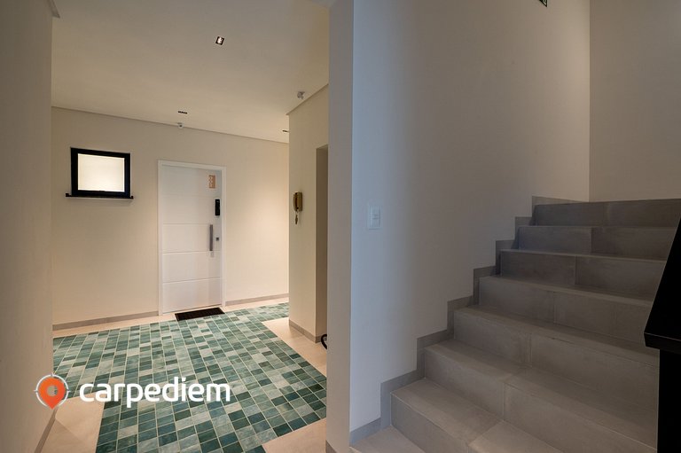 Miami House - Térreo com Varanda by Carpediem