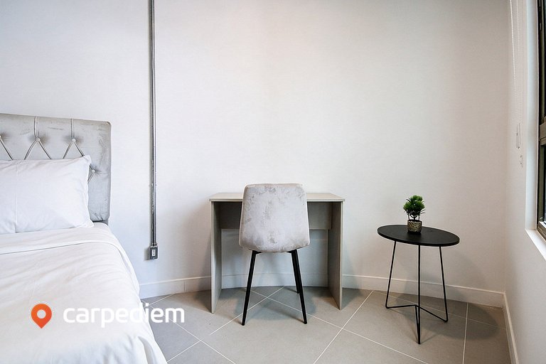 Silo 215 #111 - 1 Quarto com Varanda by Carpediem