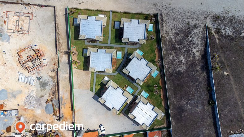 Beachfront Duplex #A em Barro Preto por Carpediem
