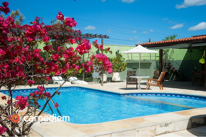 Casa com piscina próximo a praia do Iguape