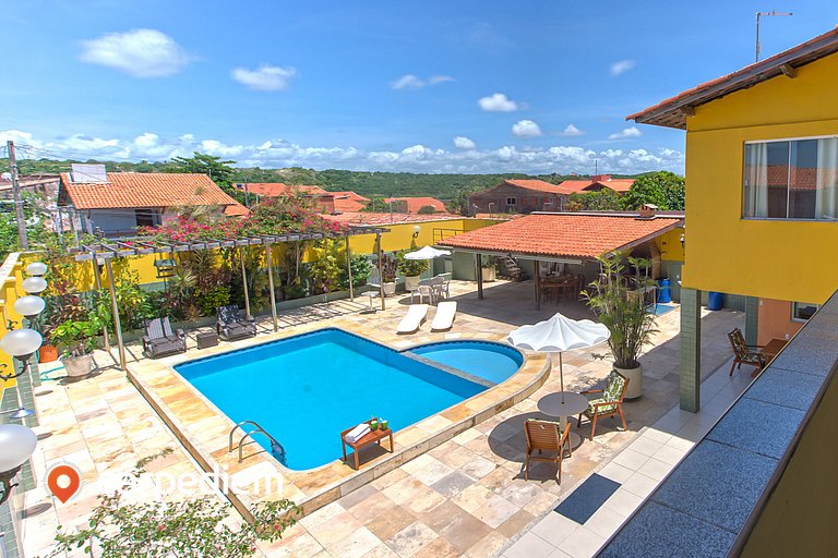 Casa com piscina próximo a praia do Iguape