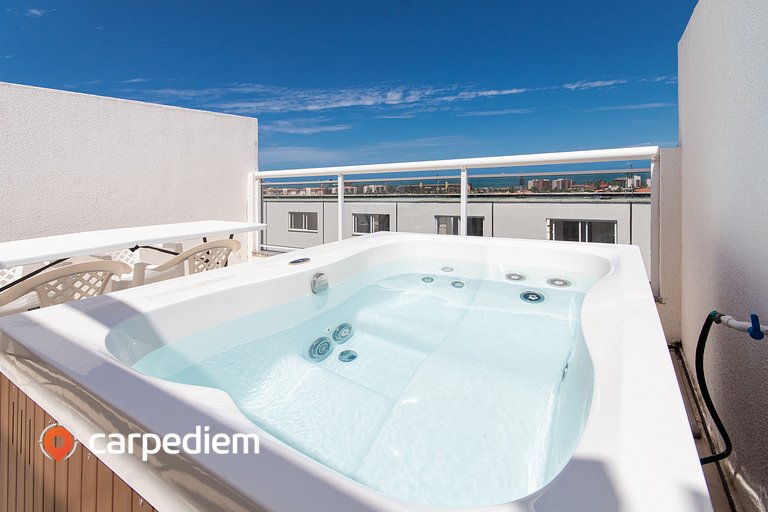 Casa tríplex com Jacuzzi em Porto das Dunas por Carpediem