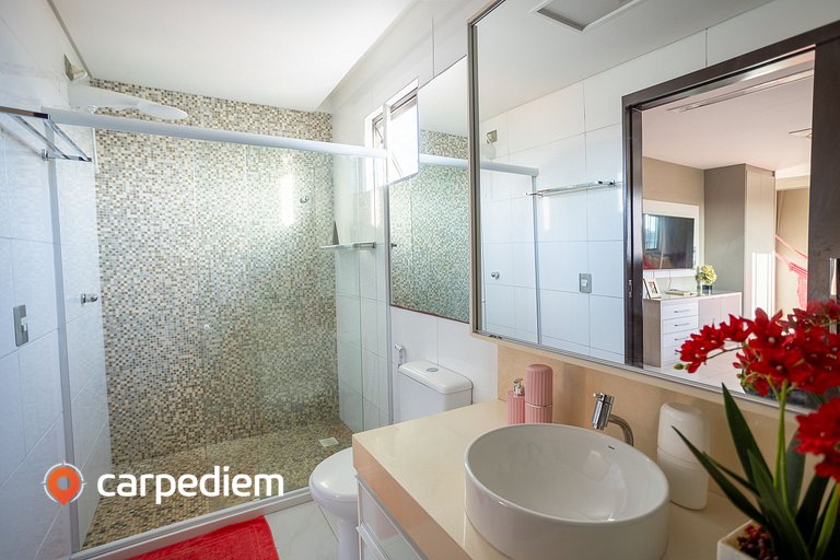 Cobertura completa com jacuzzi por Carpediem